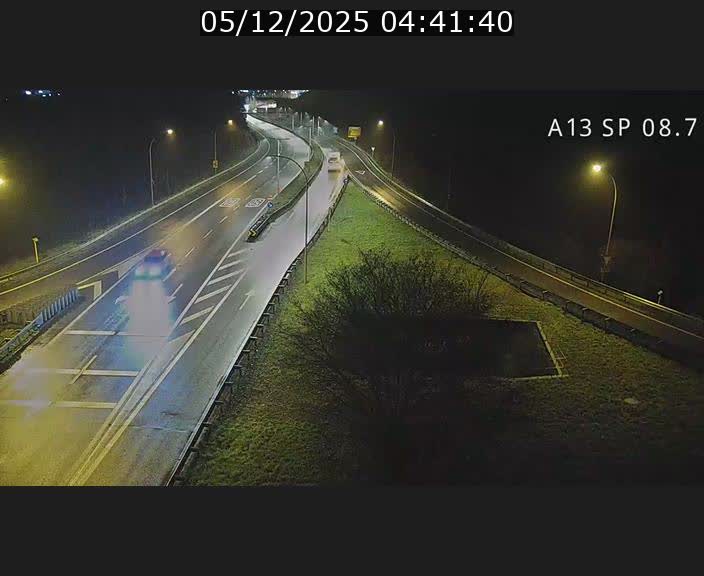 Traffic live webcam Luxembourg Jonction Lankelz - A13 direction Pétange - BK 8.7 