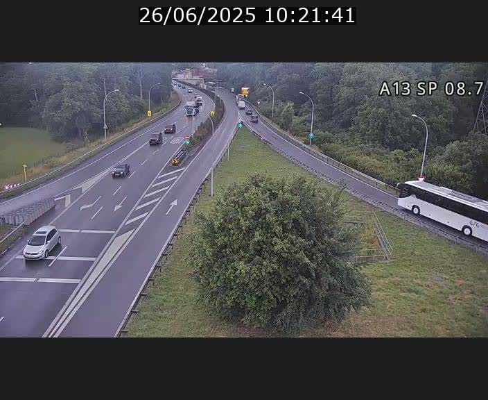 Traffic live webcam Luxembourg Jonction Lankelz - A13 direction Pétange - BK 8.7 