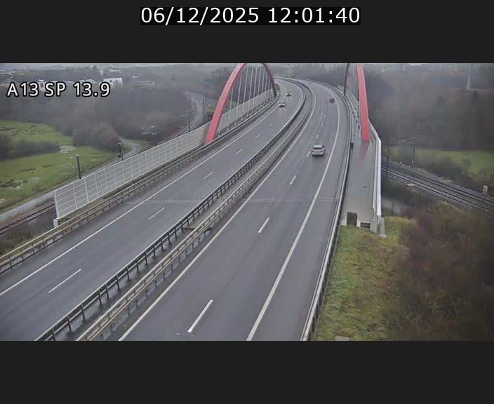 Traffic live webcam Luxembourg Kayl - A13 direction Esch-sur-Alzette/Luxembourg-ville - BK 13.9