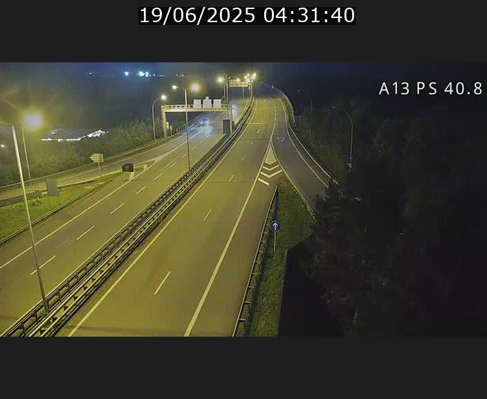 Webcam autoroute A13 à la sortie est du tunnel Markusbierg à Schengen. Vue sur le pont de la Moselle, vers l'Allemagne