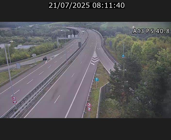 Webcam autoroute A13 à la sortie est du tunnel Markusbierg à Schengen. Vue sur le pont de la Moselle, vers l'Allemagne