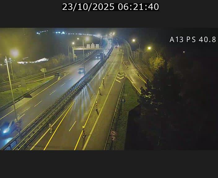 Webcam autoroute A13 à la sortie est du tunnel Markusbierg à Schengen. Vue sur le pont de la Moselle, vers l'Allemagne