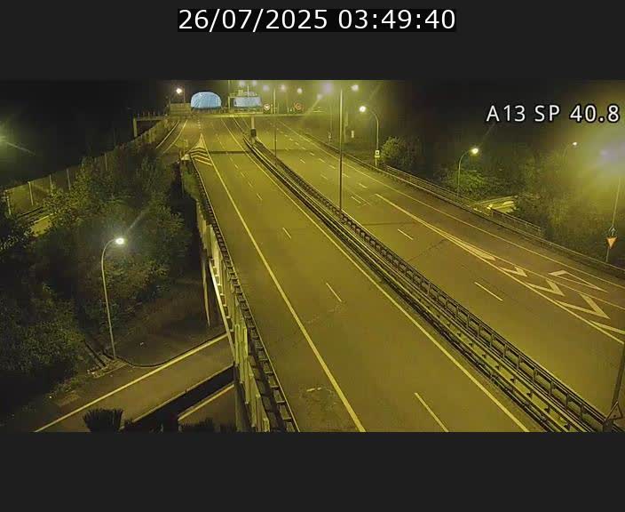 Webcam avec vue sur l'entrée côté allemand du tunnel Markusbierg à Schengen. Vue orientée vers le tunnel et Bettembourg