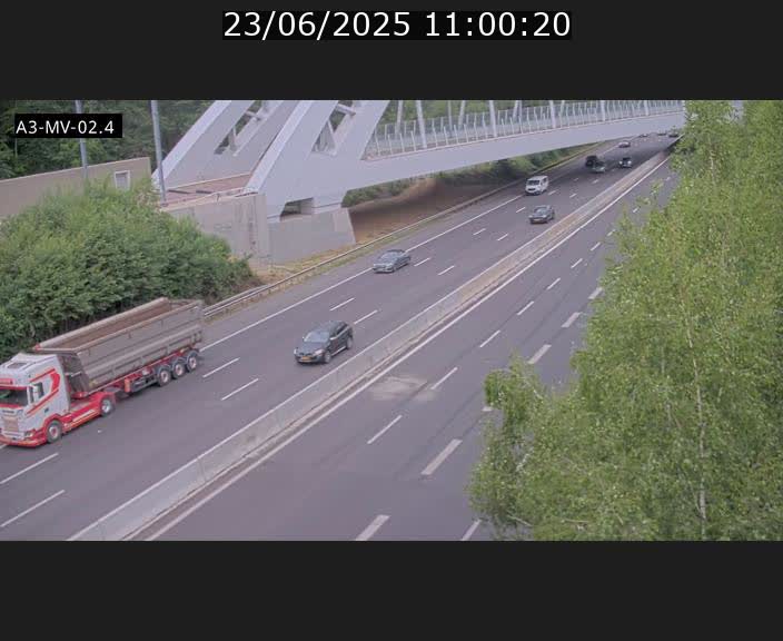 Webcam autoroute de la France (A3) au Luxembourg à Fentange, à proximité de la Croix de Gasperich. Vue orientée vers la Cloche d'Or
