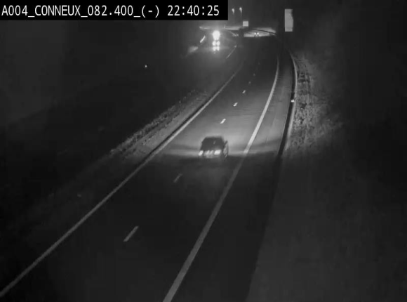 Webcam sur l'E411 avant les sorties 20 menant à Ciney, Dinant et Achêne. Vue orientée vers Namur