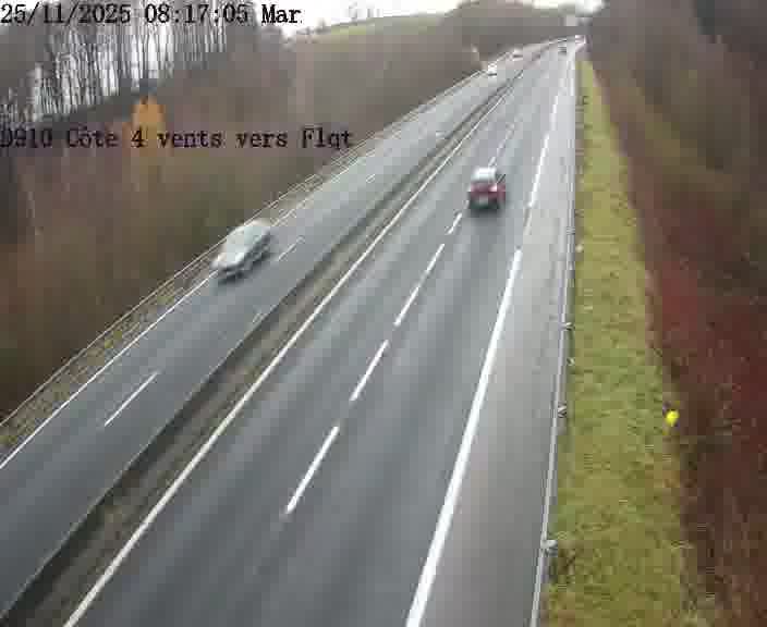 Webcam sur la D910 située dans la Côte des 4 vents. Vue orientée vers le haut de la côte, vers Faulquemont