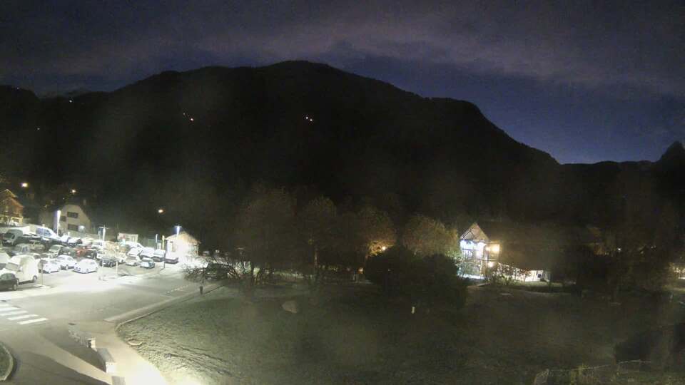 Webcam au niveau de la mairie du village du Bourg d'Oisans, aux pieds de l'Alpe d'Huez et aux portes du parc des Écrins