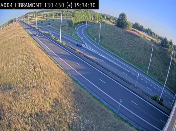 Webcam à Libramont sur l'E411 à la jonction avec la N89 menant vers Bouillon et la France. Vue orientée vers Arlon