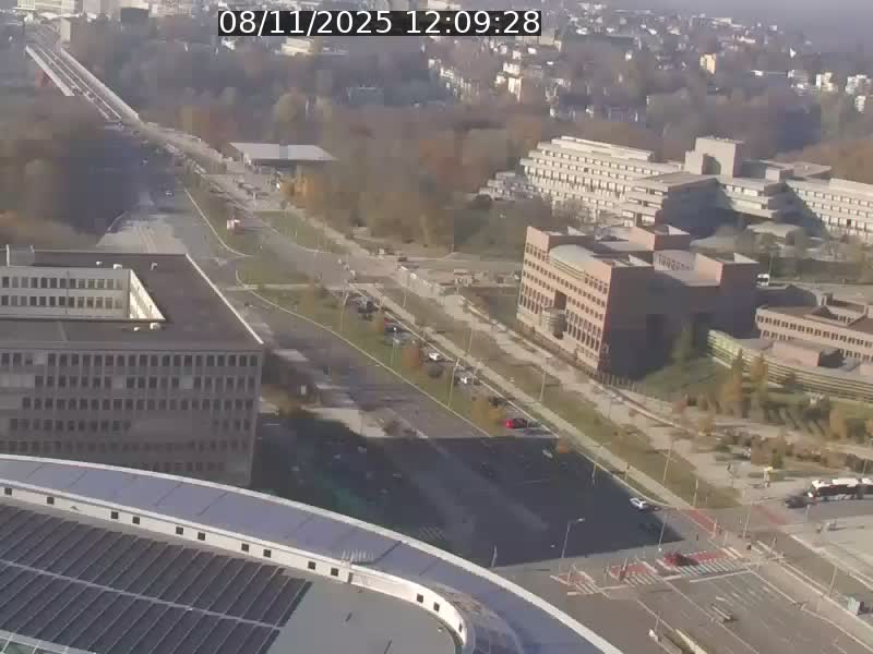 Webcam sur l'avenue John Fitzgerald Kennedy (N51) avec vue sur le Pont rouge (Pont Grande Duchesse Charlotte), l'arrêt Pfaffenthal et l'entrée du quartier Kirchberg