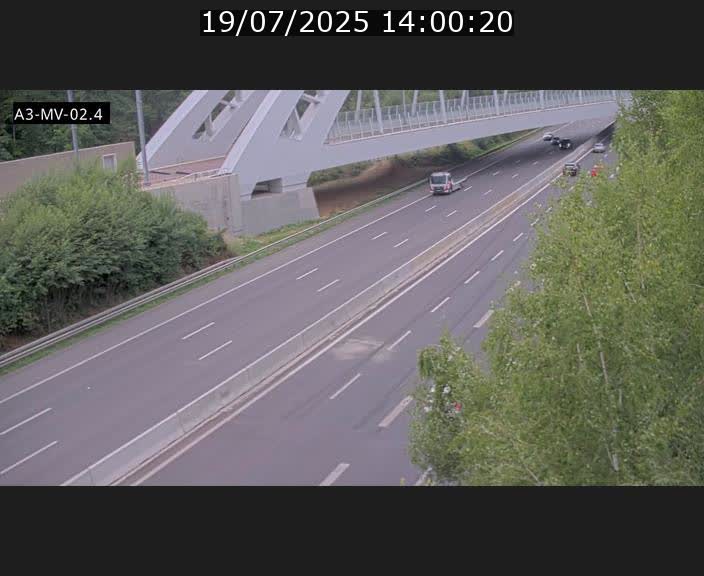 Webcam autoroute de la France (A3) au Luxembourg à Fentange, à proximité de la Croix de Gasperich. Vue orientée vers la Cloche d'Or