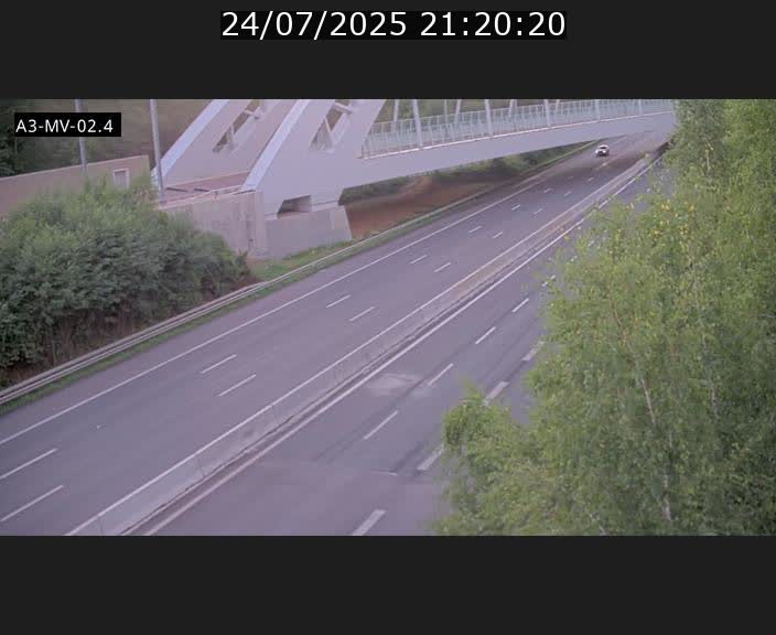 Webcam autoroute de la France (A3) au Luxembourg à Fentange, à proximité de la Croix de Gasperich. Vue orientée vers la Cloche d'Or