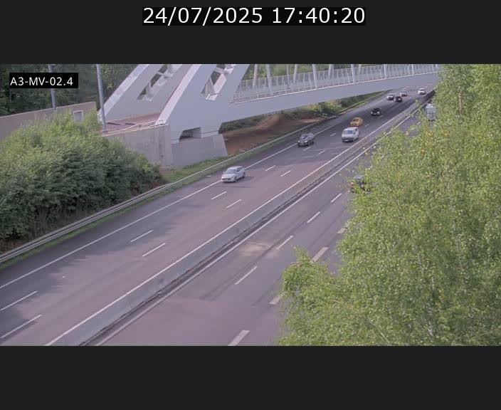 Webcam autoroute de la France (A3) au Luxembourg à Fentange, à proximité de la Croix de Gasperich. Vue orientée vers la Cloche d'Or