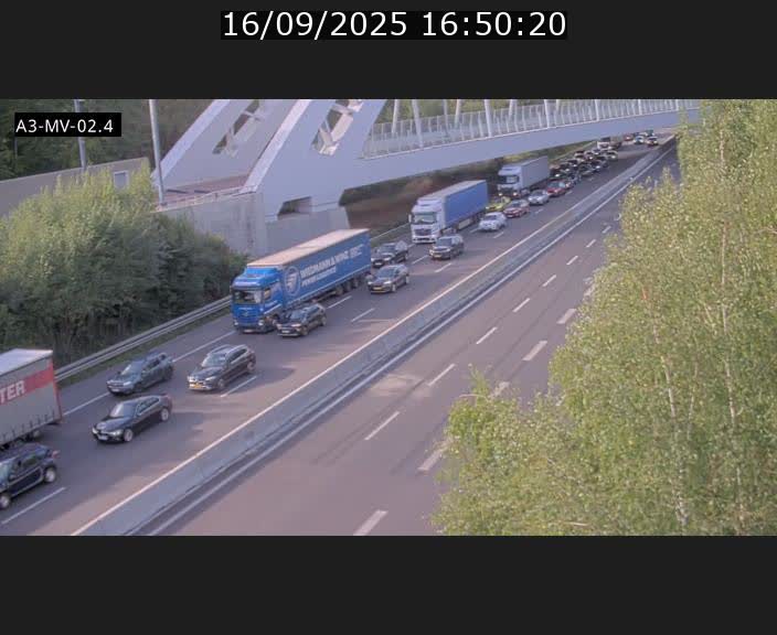Webcam autoroute de la France (A3) au Luxembourg à Fentange, à proximité de la Croix de Gasperich. Vue orientée vers la Cloche d'Or