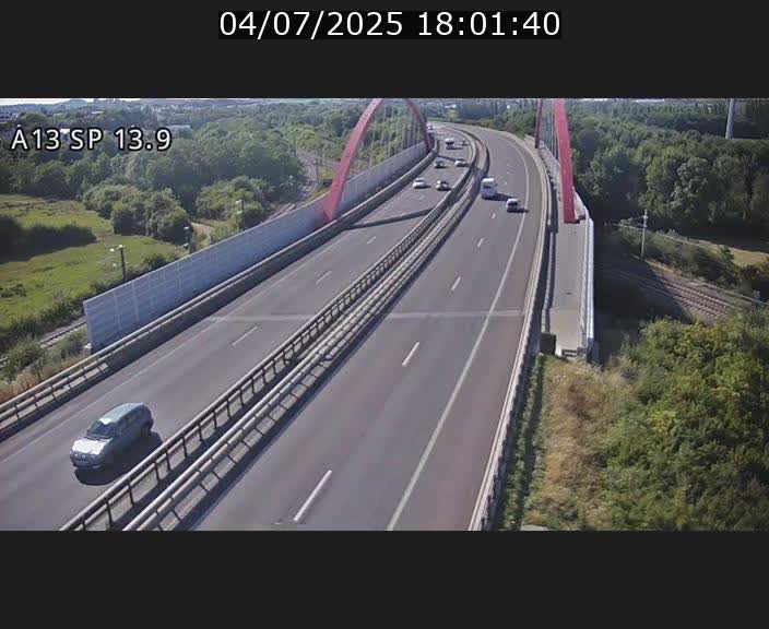 Traffic live webcam Luxembourg Kayl - A13 direction Esch-sur-Alzette/Luxembourg-ville - BK 13.9