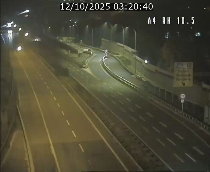 Traffic live webcam Luxembourg Pontpierre - A4 - BK 10.5 - direction Luxembourg
