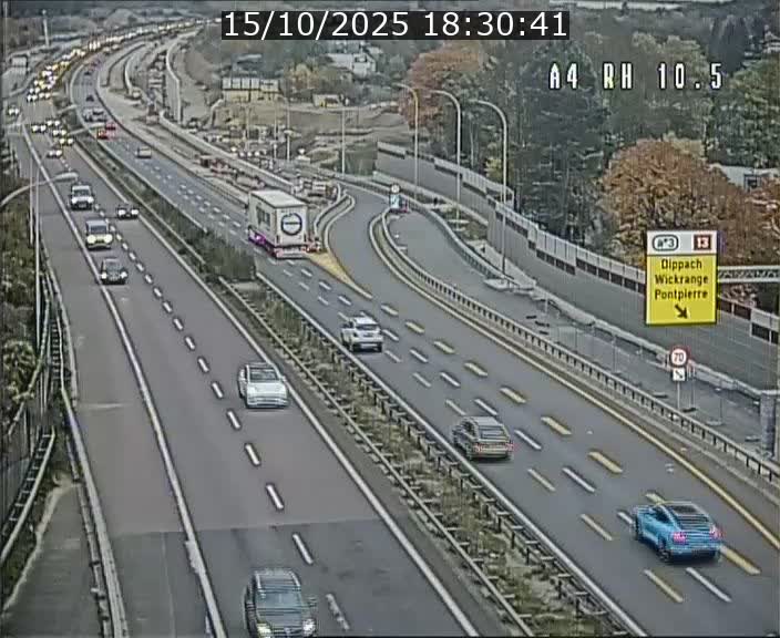 Traffic live webcam Luxembourg Pontpierre - A4 - BK 10.5 - direction Luxembourg