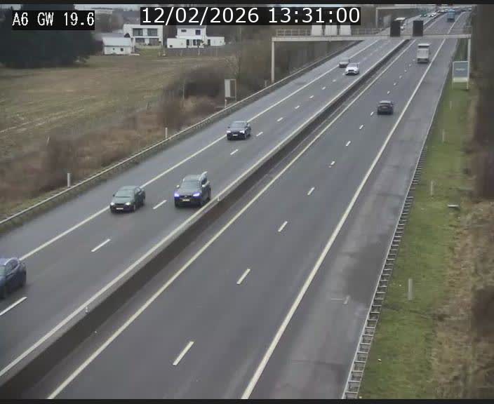 Traffic live webcam Luxembourg - Steinfort - A6 - BK 19.6 - direction Belgique