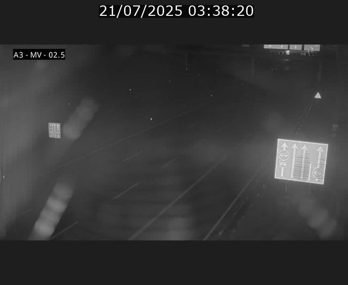 Webcam autoroute A3 au Luxembourg à proximité de la Croix de Gasperich. Vue orientée vers Luxembourg