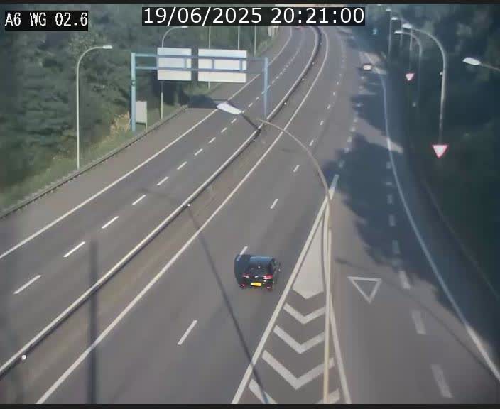 Traffic live webcam Luxembourg Croix de Cessange - A6 - BK 2.6 - direction France/Allemagne