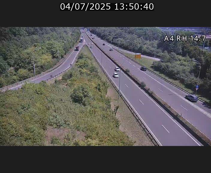 Traffic live webcam Luxembourg Jonction Lankelz - A4 - BK 14.7 - direction Luxembourg