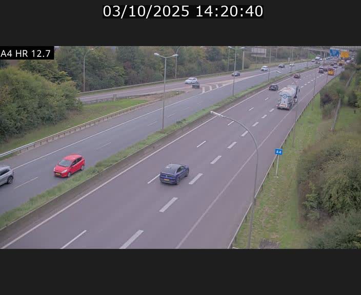 Traffic live webcam Luxembourg Esch sur Alzette - A4 - BK 12.7 - direction Esch-Belval