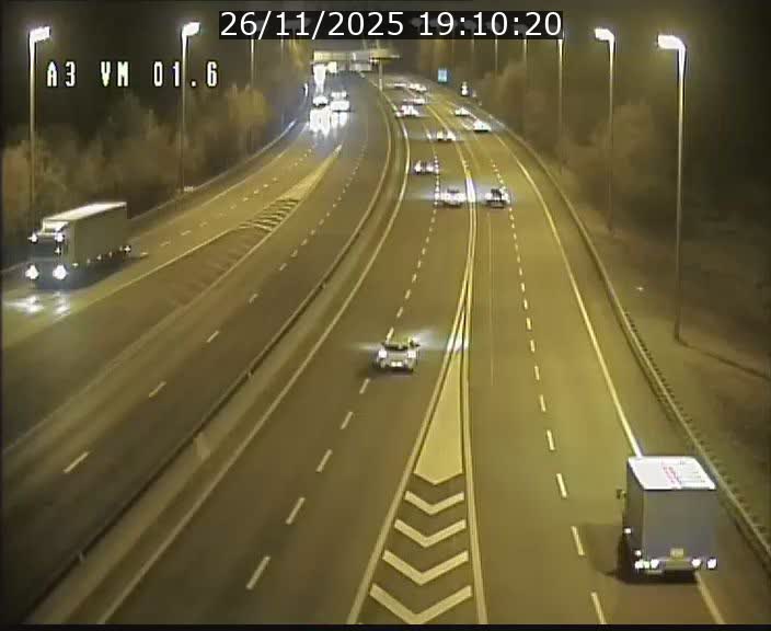 Traffic live webcam Luxembourg - Croix de Gasperich - A3 - BK 1.6 - direction France/Aire de Berchem