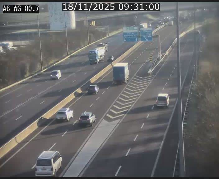 Traffic live webcam Luxembourg Croix de Cessange - A6 - BK 0.7 - direction A3 France