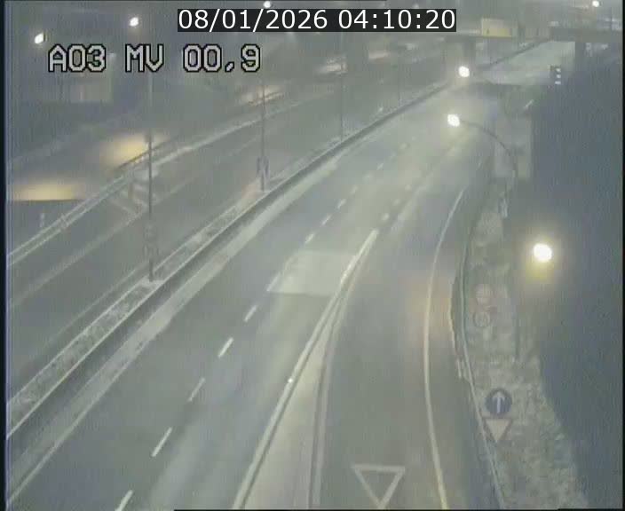 Traffic live webcam Luxembourg Croix de Gasperich - A3 - BK 0.4 - direction Luxembourg
