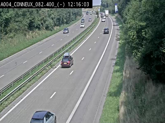 Webcam sur l'E411 avant les sorties 20 menant à Ciney, Dinant et Achêne. Vue orientée vers Namur