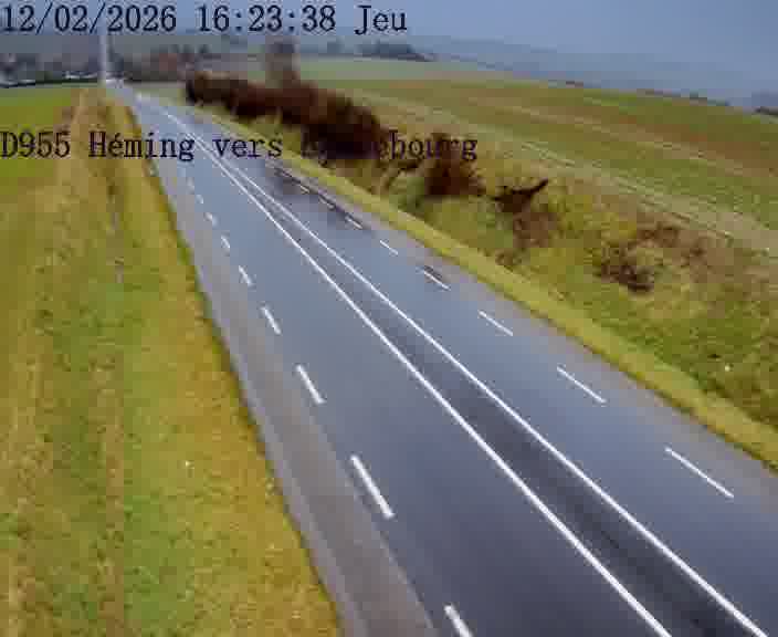 Caméra routière située sur D955 (France) à Heming, orientée vers Sarrebourg, surveillant en continu la circulation locale et régionale.