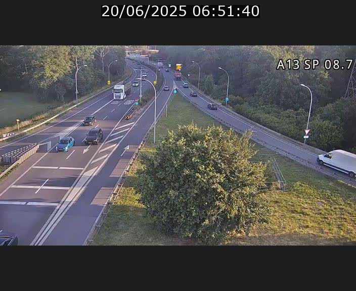 Traffic live webcam Luxembourg Jonction Lankelz - A13 direction Pétange - BK 8.7 