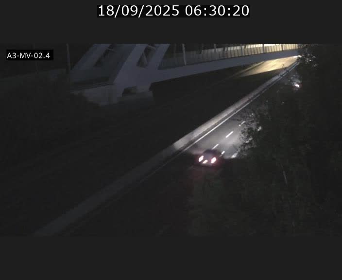 Webcam autoroute de la France (A3) au Luxembourg à Fentange, à proximité de la Croix de Gasperich. Vue orientée vers la Cloche d'Or
