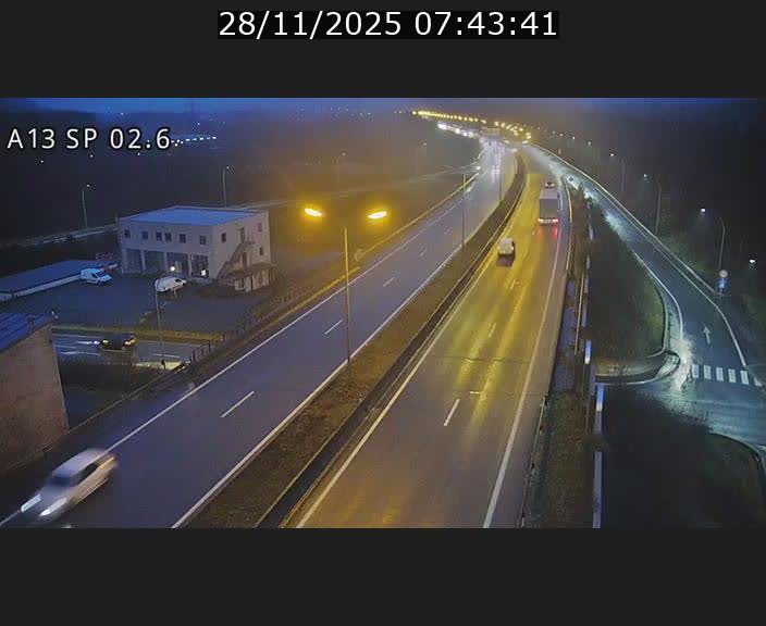 Traffic live webcam Luxembourg Sanem - A13 direction Pétange - BK 2.6