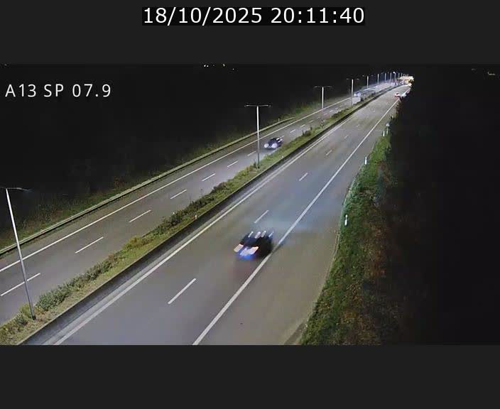 Traffic live webcam Luxembourg Jonction Lankelz - A13 direction Pétange - BK 7.9