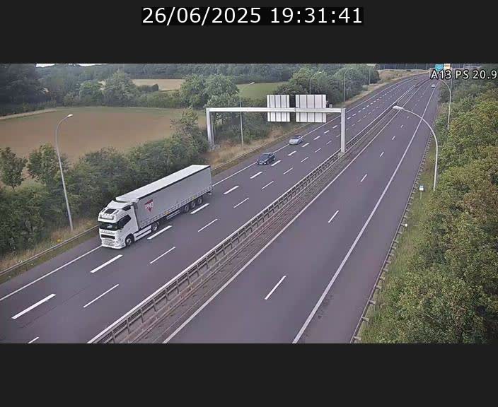 Traffic live webcam Luxembourg Croix de Bettembourg, rond-point d'Hellange - A13 direction Allemagne - BK 20.9