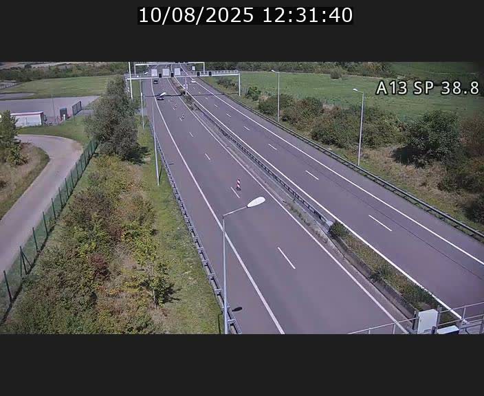 Webcam autoroute A13 à l'entrée ouest du tunnel Markusbierg à Schengen. Vue orientée vers le tunnel et l'Allemagne