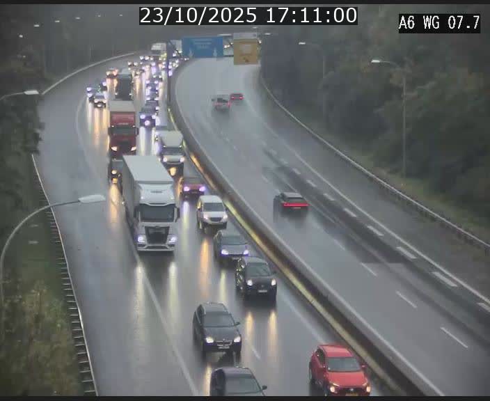 Traffic live webcam Luxembourg - Bridel - A6 - BK 7.7 - direction Belgique