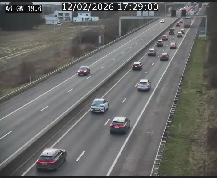 Traffic live webcam Luxembourg - Steinfort - A6 - BK 19.6 - direction Belgique