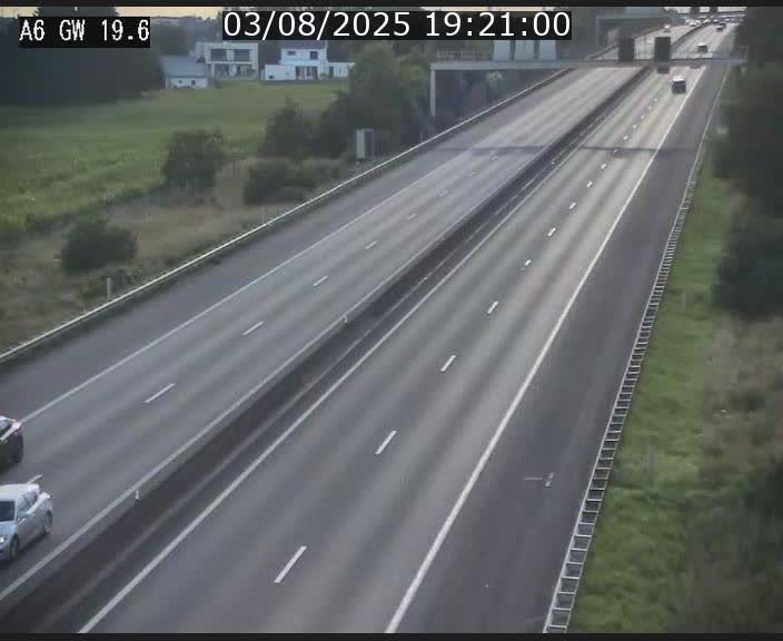 Traffic live webcam Luxembourg - Steinfort - A6 - BK 19.6 - direction Belgique