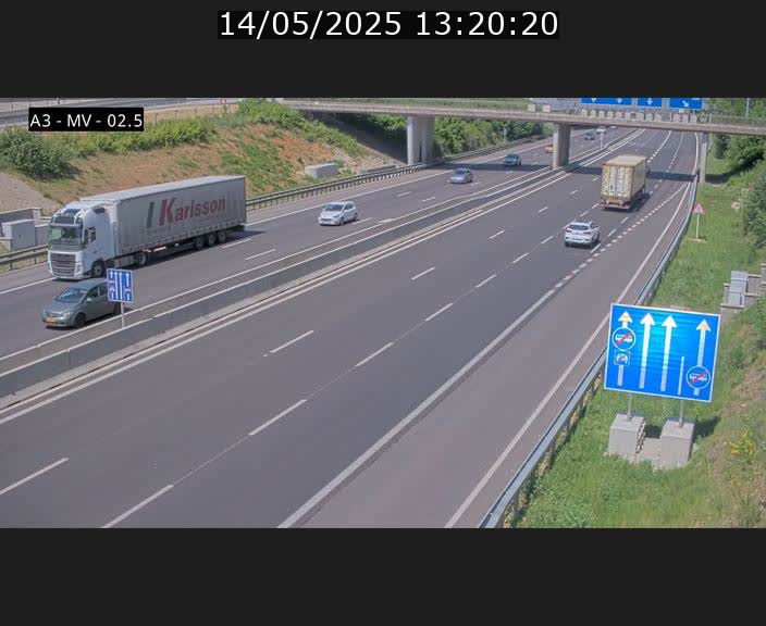 Webcam autoroute A3 au Luxembourg à proximité de la Croix de Gasperich. Vue orientée vers Luxembourg
