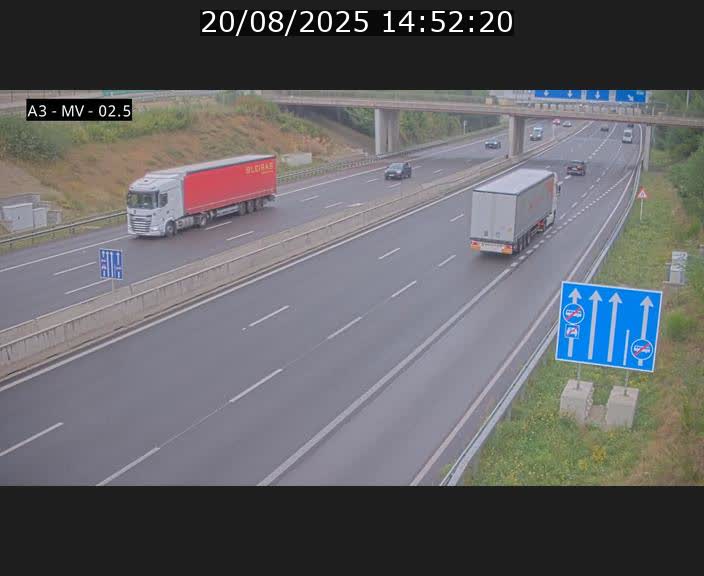Webcam autoroute A3 au Luxembourg à proximité de la Croix de Gasperich. Vue orientée vers Luxembourg