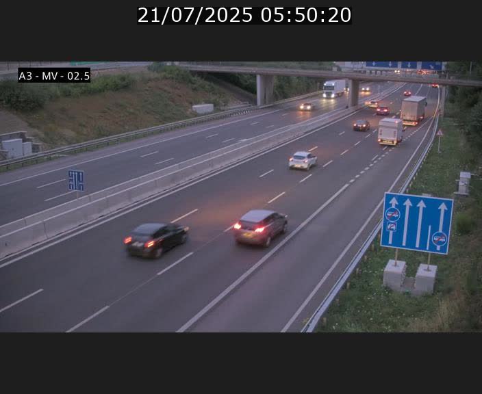 Webcam autoroute A3 au Luxembourg à proximité de la Croix de Gasperich. Vue orientée vers Luxembourg