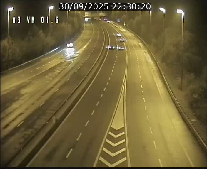 Traffic live webcam Luxembourg - Croix de Gasperich - A3 - BK 1.6 - direction France/Aire de Berchem
