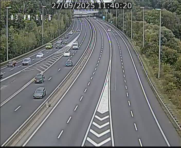 Traffic live webcam Luxembourg - Croix de Gasperich - A3 - BK 1.6 - direction France/Aire de Berchem