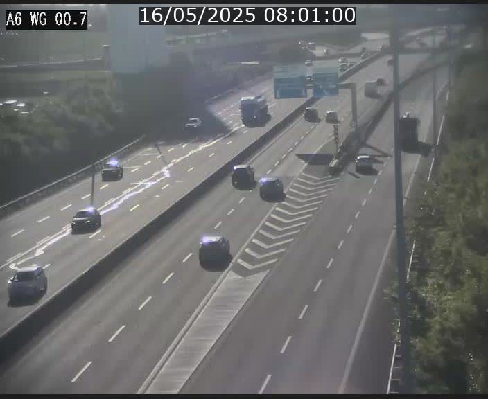 Traffic live webcam Luxembourg Croix de Cessange - A6 - BK 0.7 - direction A3 France