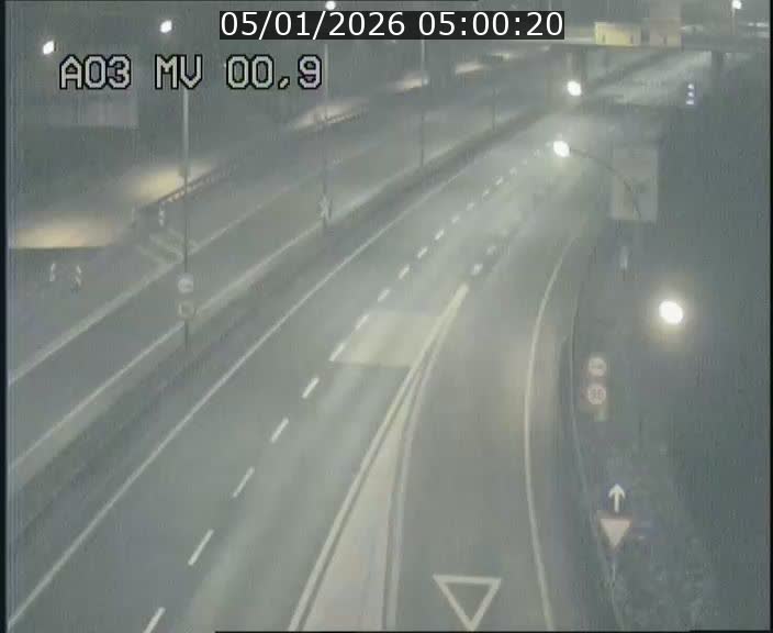 Traffic live webcam Luxembourg Croix de Gasperich - A3 - BK 0.4 - direction Luxembourg