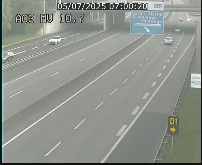 Traffic live webcam Luxembourg Croix de Bettembourg - A3 - BK 10.7 - direction France