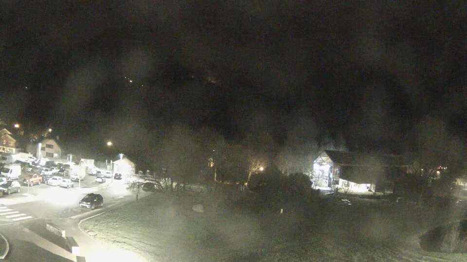 Webcam au niveau de la mairie du village du Bourg d'Oisans, aux pieds de l'Alpe d'Huez et aux portes du parc des Écrins