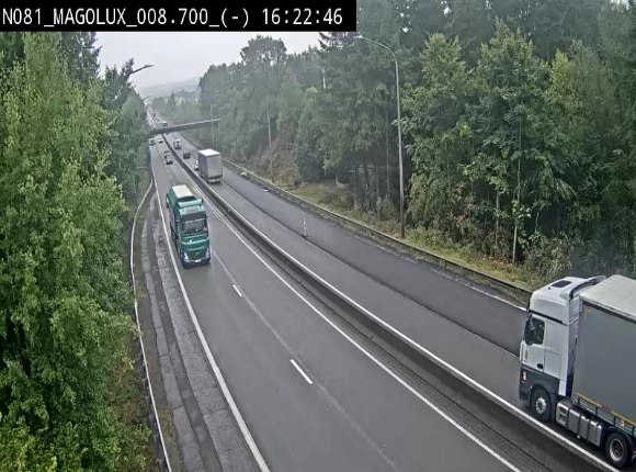 Webcam sur la N81 (E411) à hauteur de la jonction avec la N883. Vue orientée vers Arlon