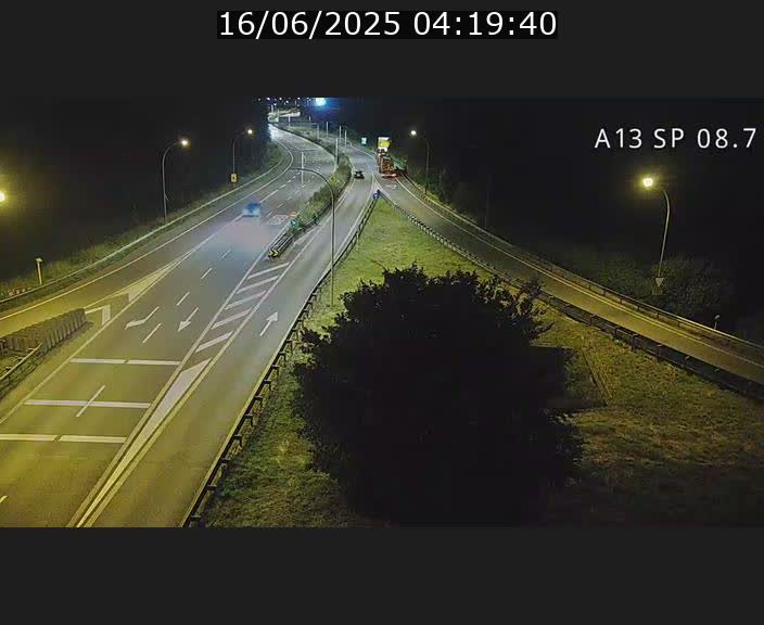 Traffic live webcam Luxembourg Jonction Lankelz - A13 direction Pétange - BK 8.7 